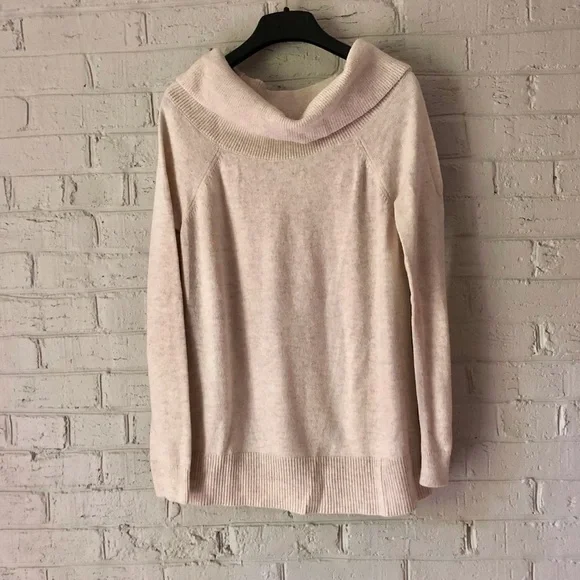 Gap Off The Shoulder Sweater - Picture 2 of 5